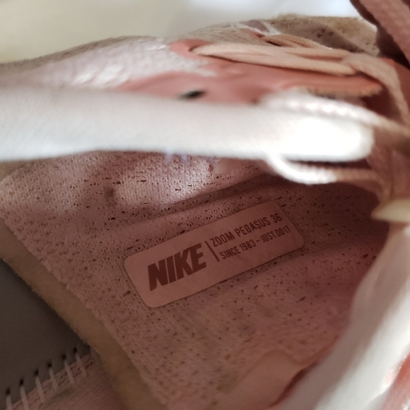 Nike Zoom Pegasus 36 Running Shoes Sneakers Rose Gold Pink Womens Size 9 - Picture 8 of 10